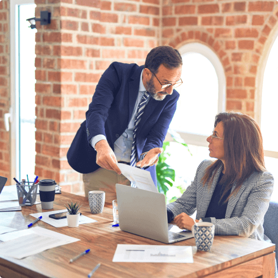 Finmane Bitaris - Équipe d'experts en crypto-monnaies